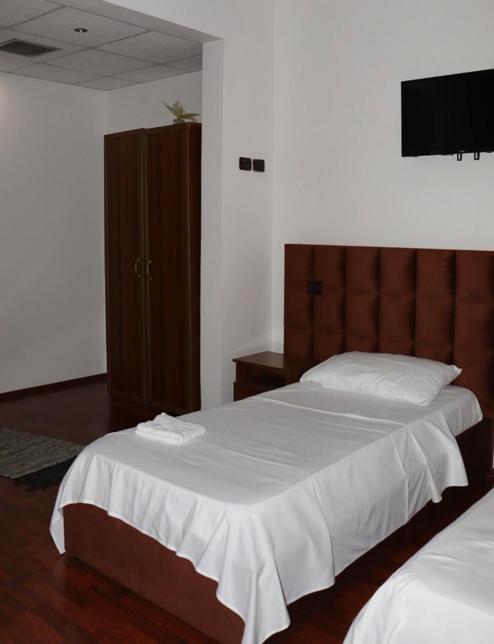 Grand Hotel Krujë Екстериор снимка