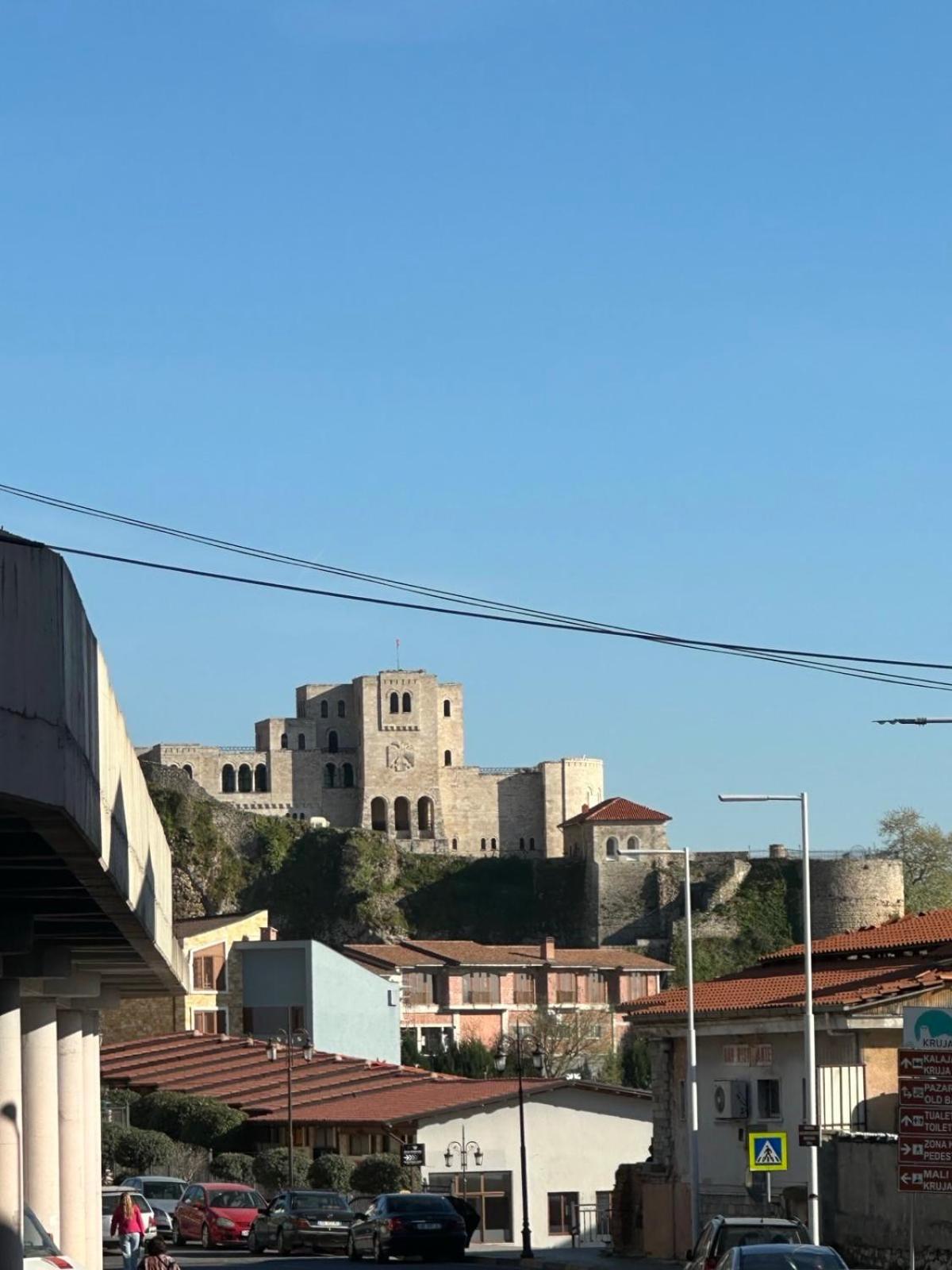 Grand Hotel Krujë Екстериор снимка